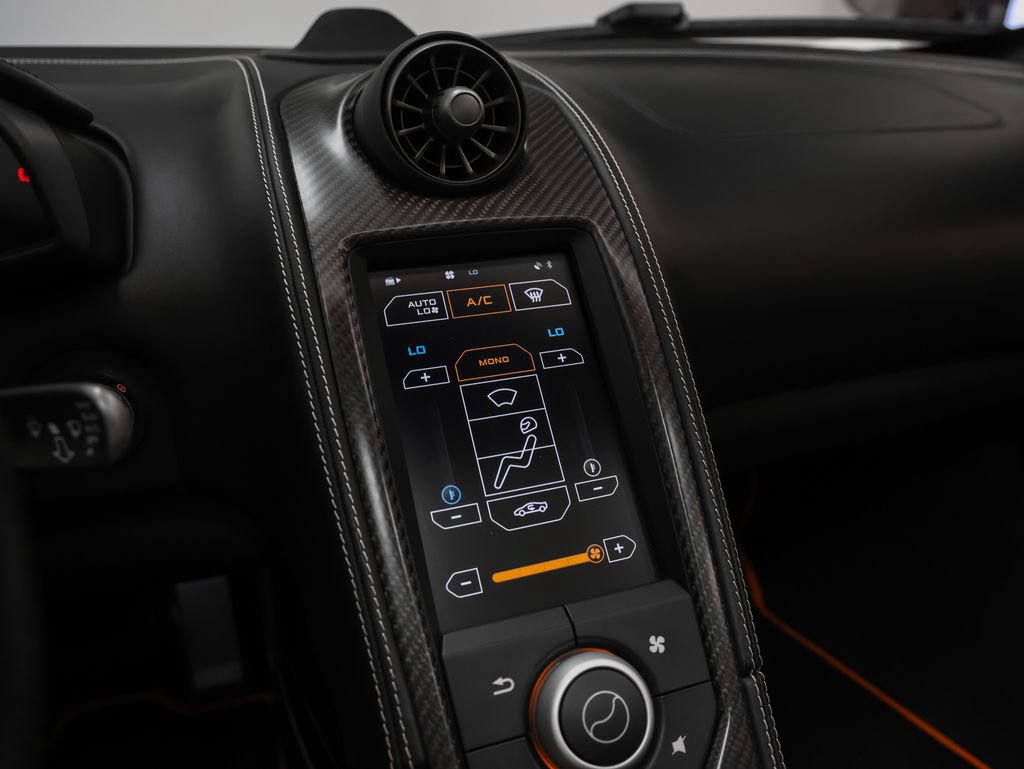 Used 2016 McLaren 675LT Spider RWD image 67