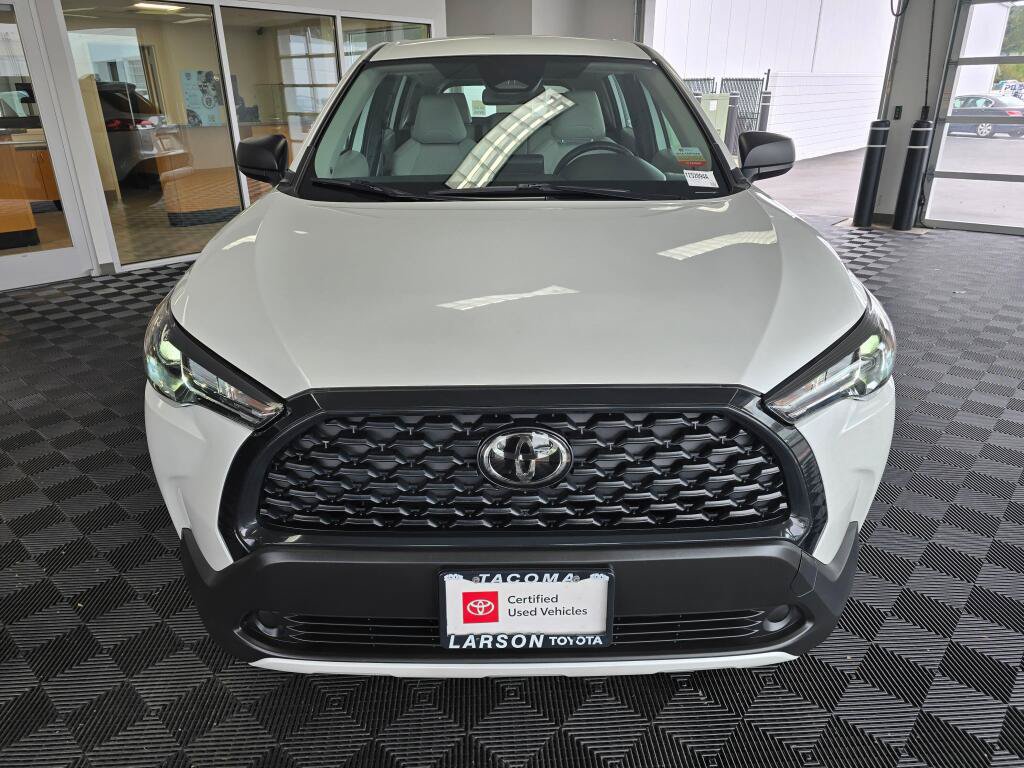 Used 2024 Toyota Corolla Cross L AWD/4WD image 8