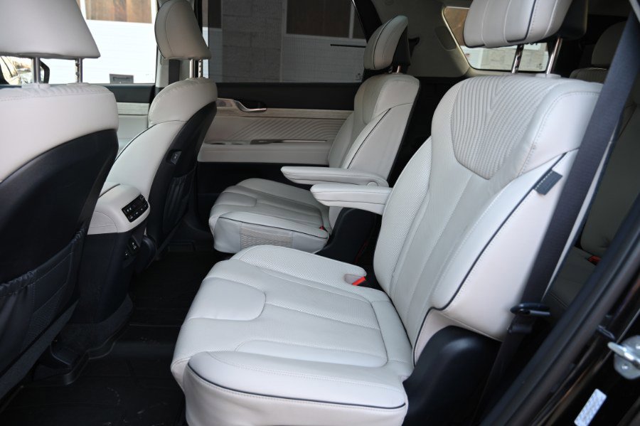 Used 2023 Hyundai Palisade Calligraphy image 20
