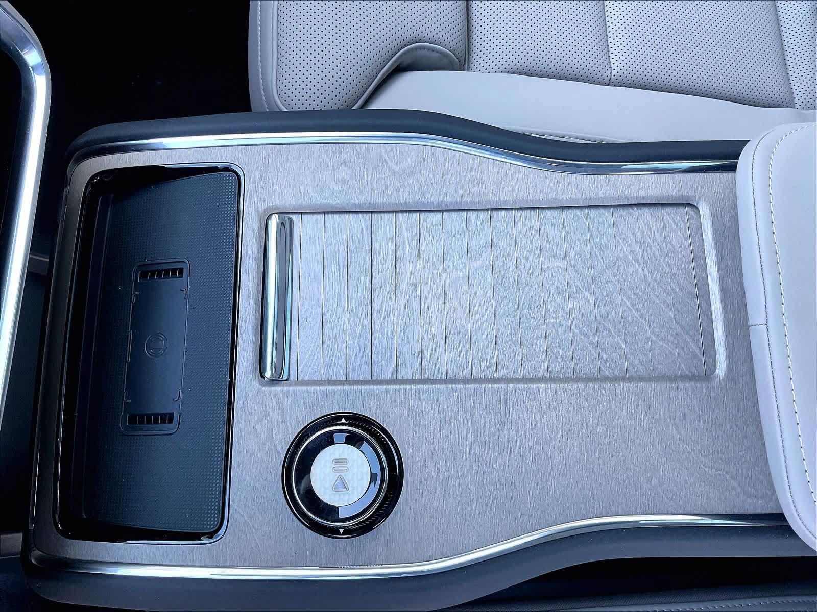 New 2026 Volvo EX90 Plus AWD/4WD image 10