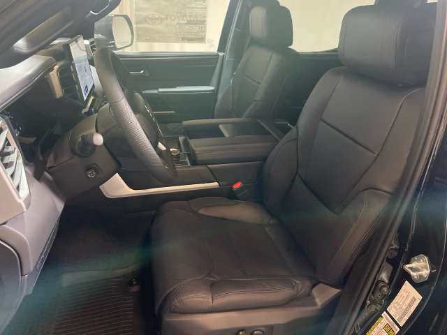 Used 2025 Toyota Tundra Platinum AWD/4WD image 17