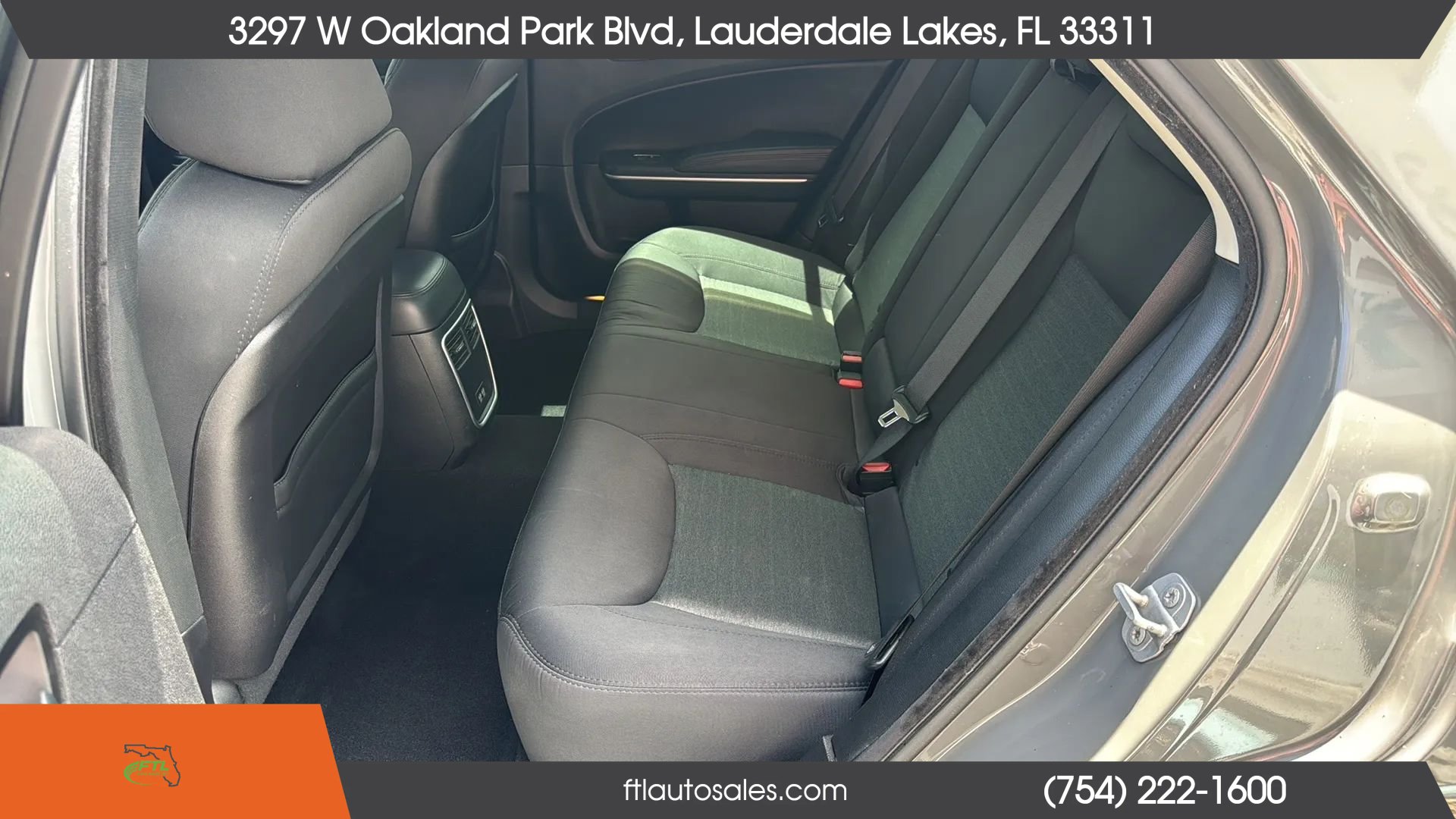 Used 2019 Chrysler 300 Touring w/ Sport Appearance Package RWD image 23