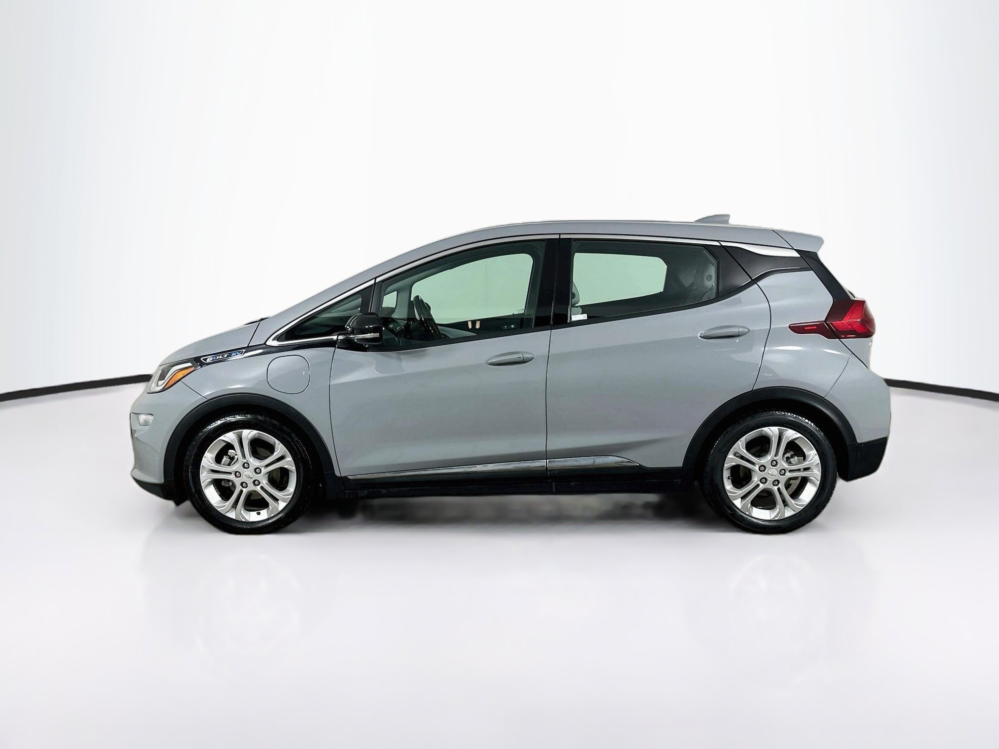 Used 2020 Chevrolet Bolt LT FWD image 4