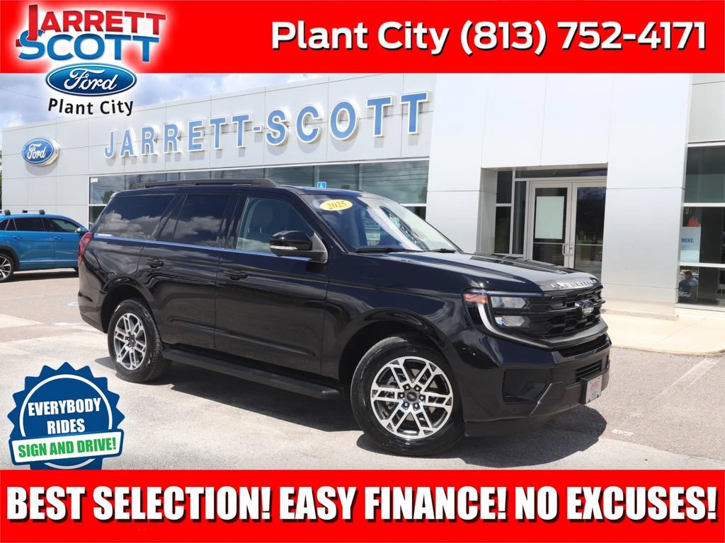 Used 2025 Ford Expedition Active AWD/4WD image 1