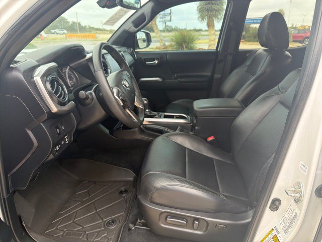 Used 2023 Toyota Tacoma Limited AWD/4WD image 5