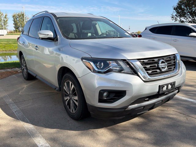 Used 2017 Nissan Pathfinder SL AWD/4WD image 4