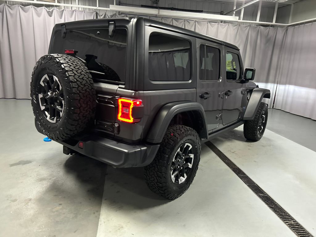 Used 2025 Jeep Wrangler Unlimited Rubicon 4xe w/ Convenience Group image 7