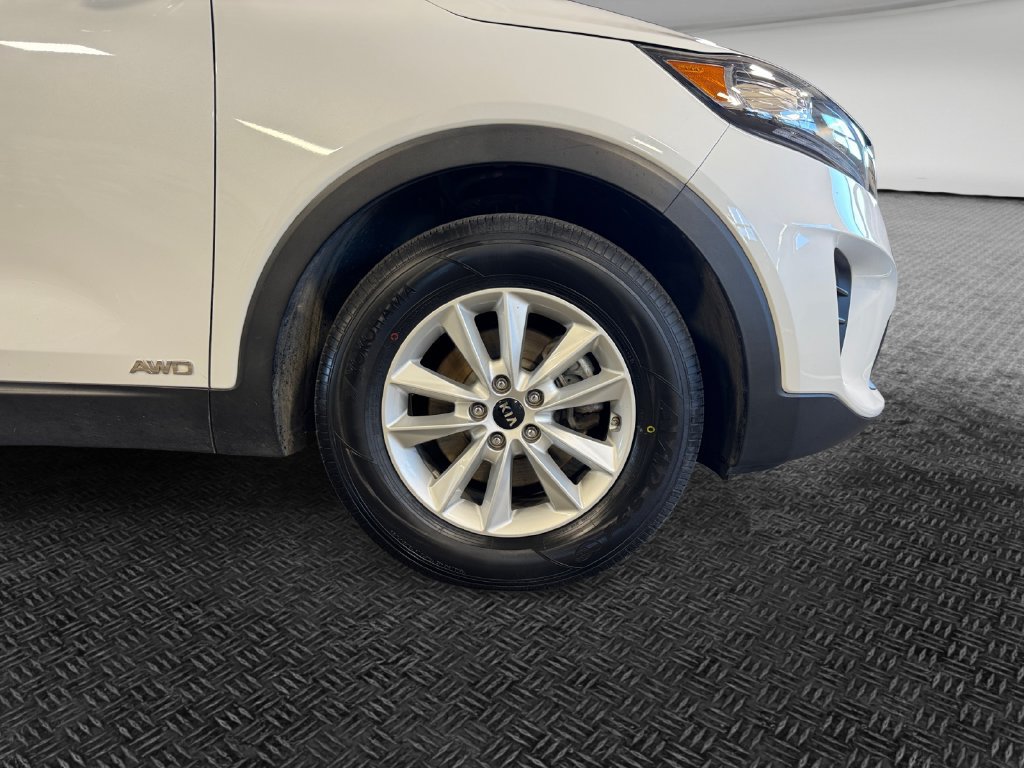Used 2019 Kia Sorento AWD w/ LX Convenience Package image 11