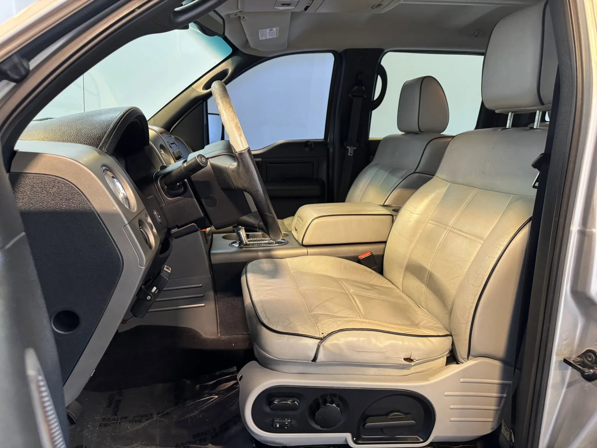 Used 2006 Lincoln Mark LT 4x4 image 9