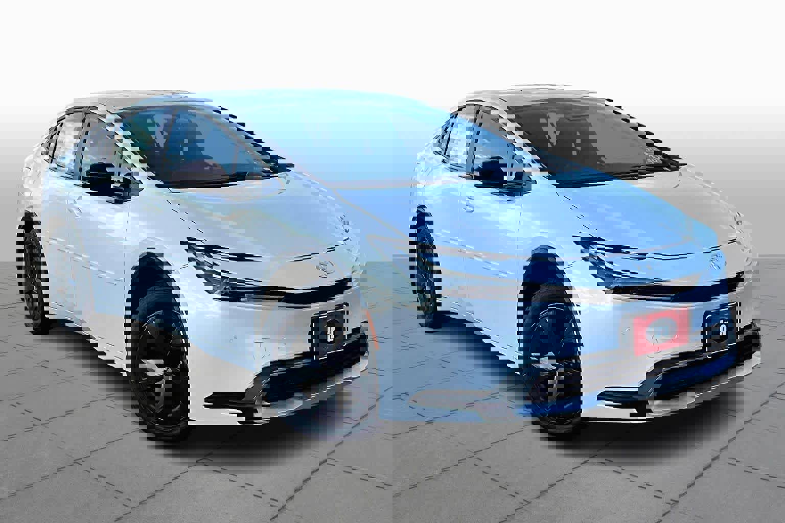 New 2026 Toyota Prius Plug-In Hybrid FWD image 2