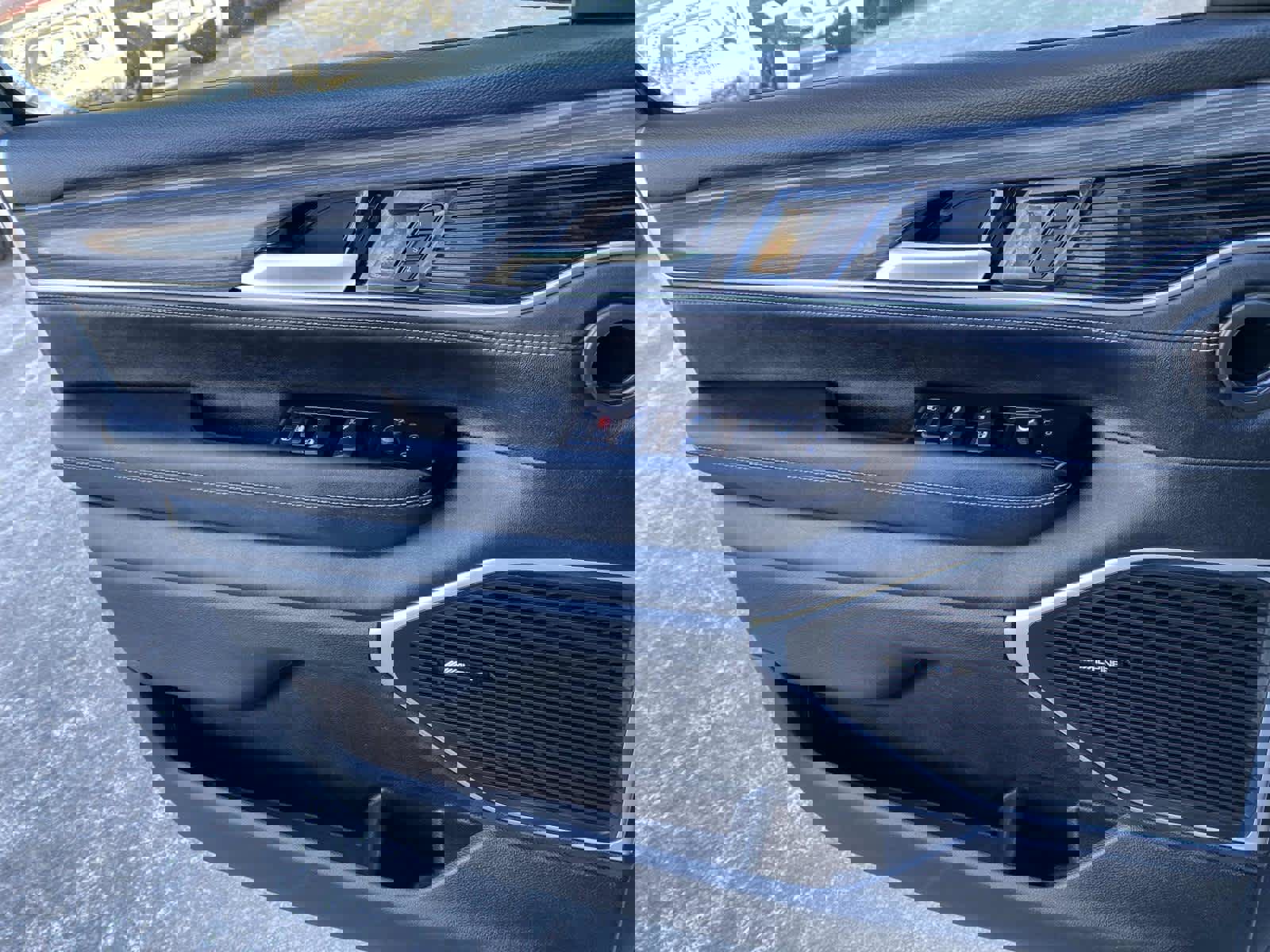 Certified 2024 Jeep Wagoneer Series III image 21