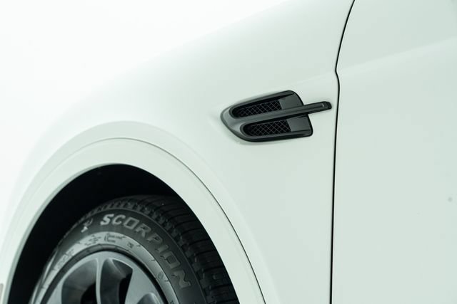 Used 2018 Bentley Bentayga Onyx Edition AWD/4WD image 21