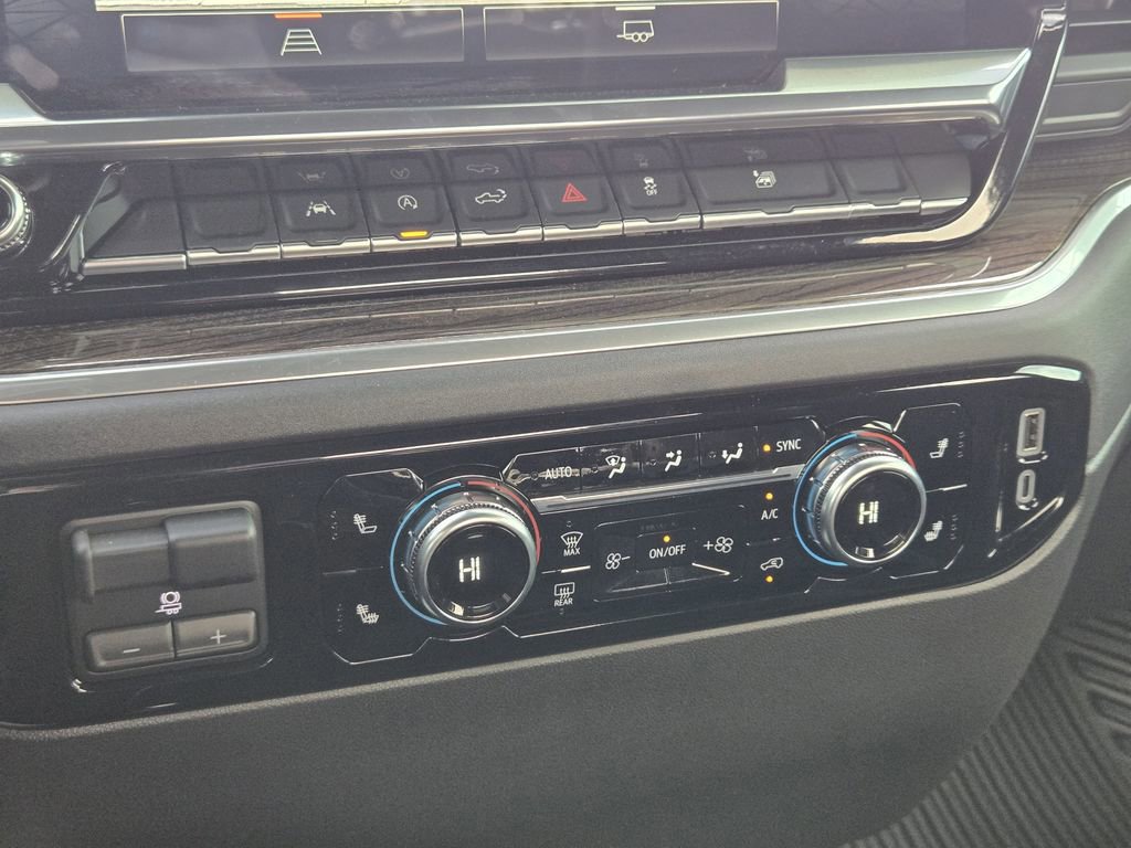 Used 2025 GMC Sierra 1500 Elevation image 13