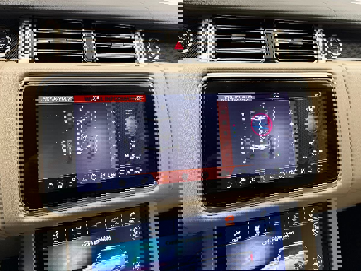 Used 2021 Land Rover Range Rover P525 Westminster Edition LWB image 33