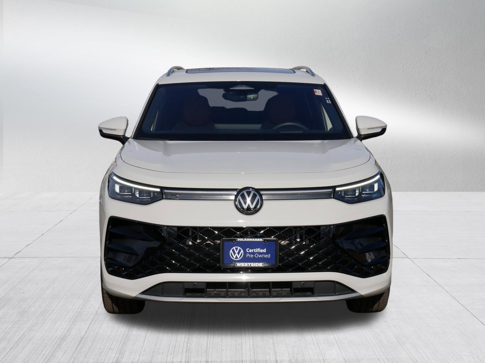 Certified 2025 Volkswagen Tiguan SEL R-Line image 2
