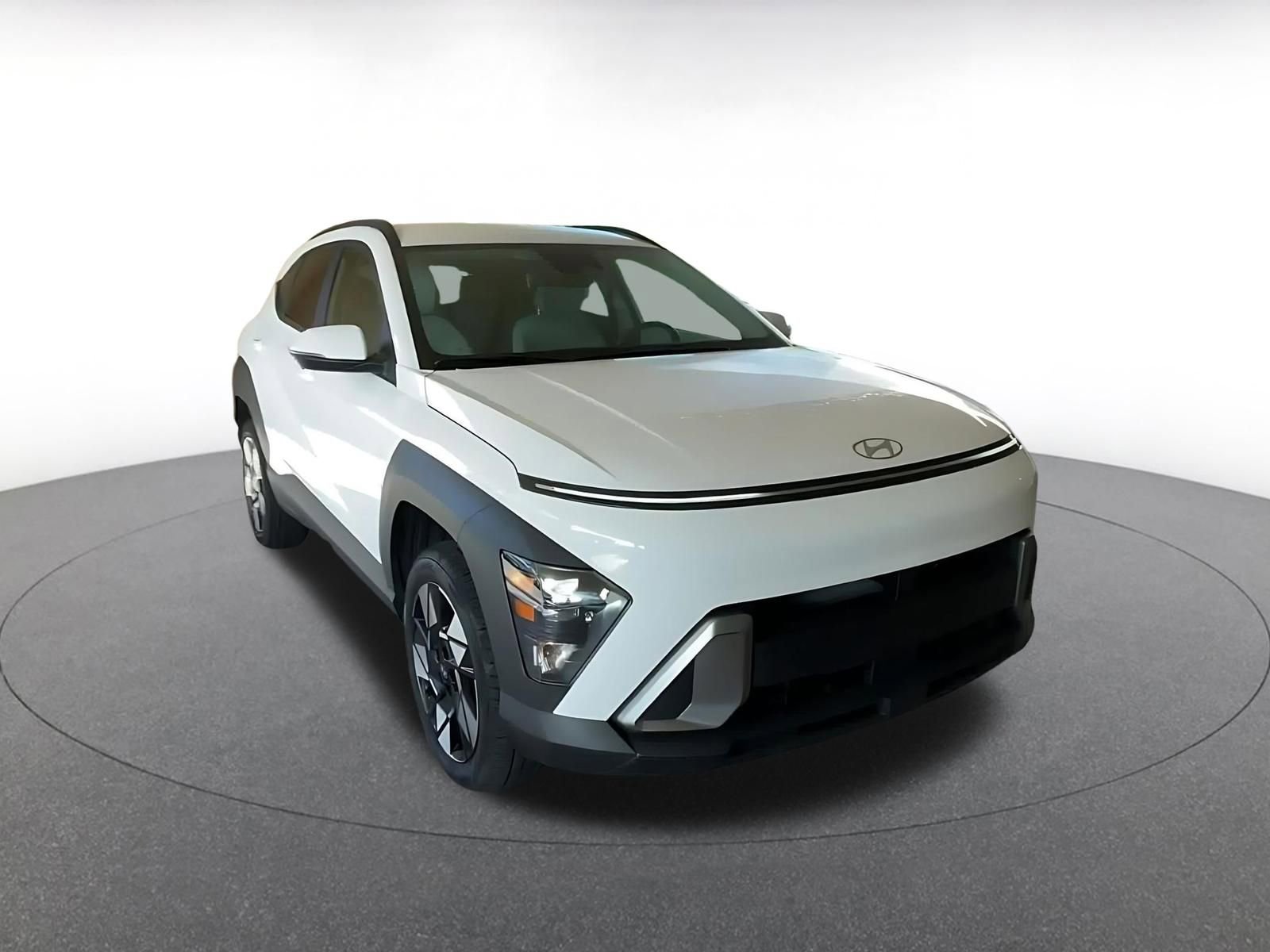 Used 2025 Hyundai Kona SEL image 3