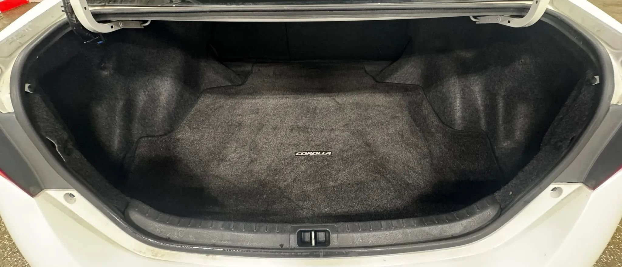 Used 2014 Toyota Corolla L image 39