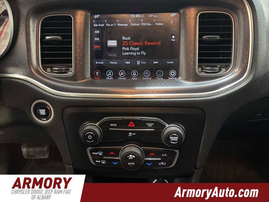 Used 2017 Dodge Charger SXT image 16