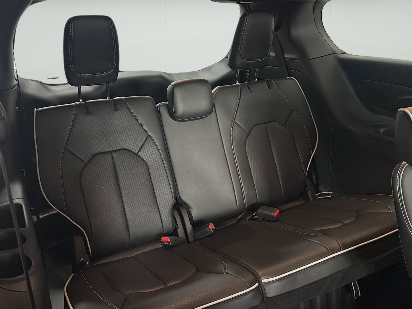 New 2027 Chrysler Pacifica Limited FWD image 27