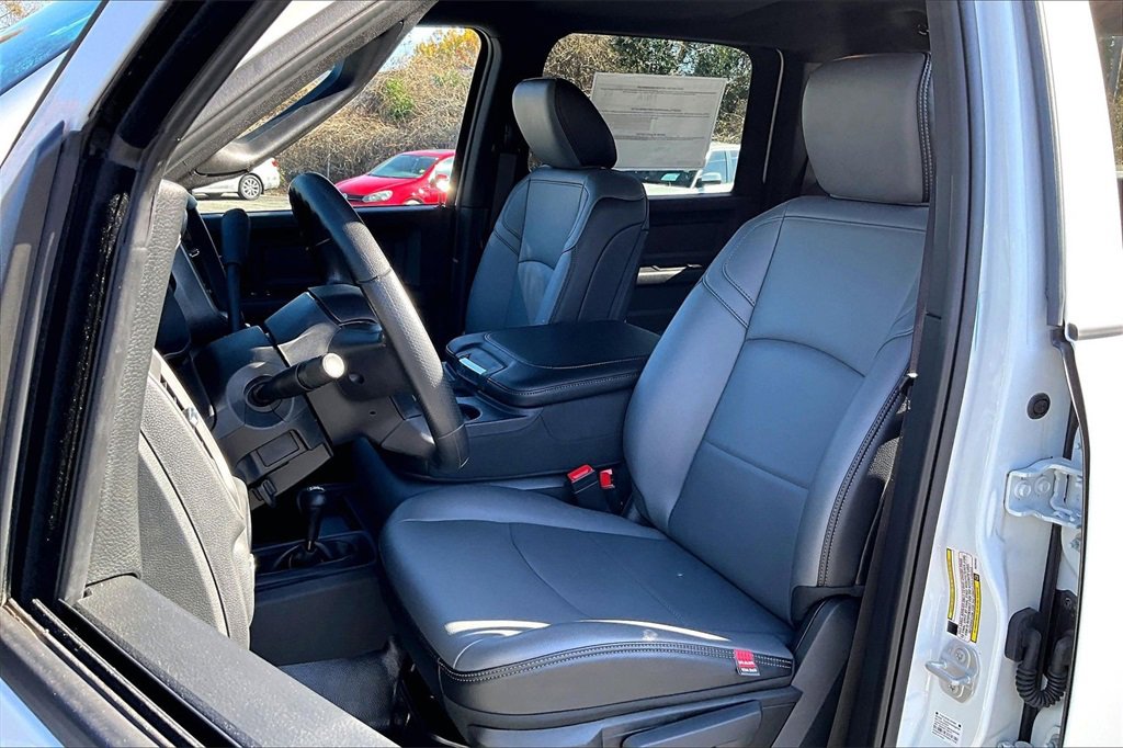 Used 2024 RAM 5500 Tradesman w/ Chrome Appearance Group image 18