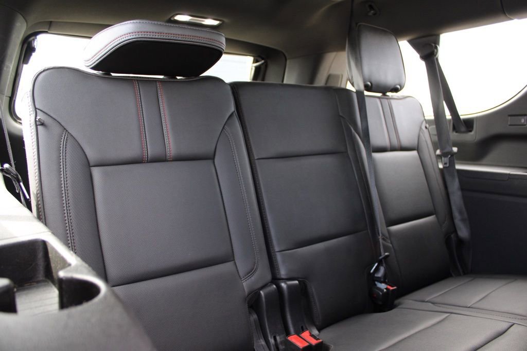 Used 2021 Chevrolet Suburban RST image 24