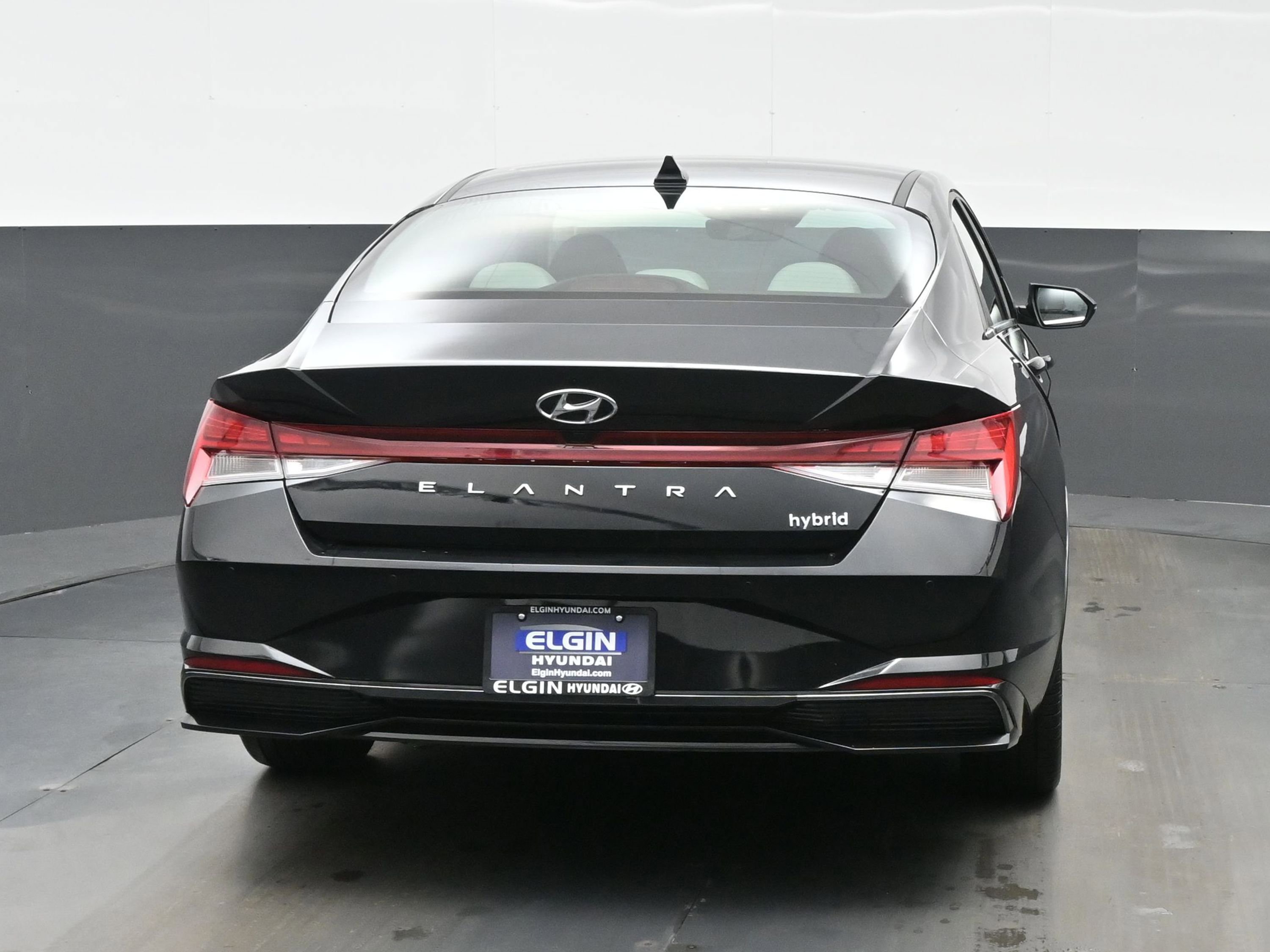 Used 2023 Hyundai Elantra Limited image 5