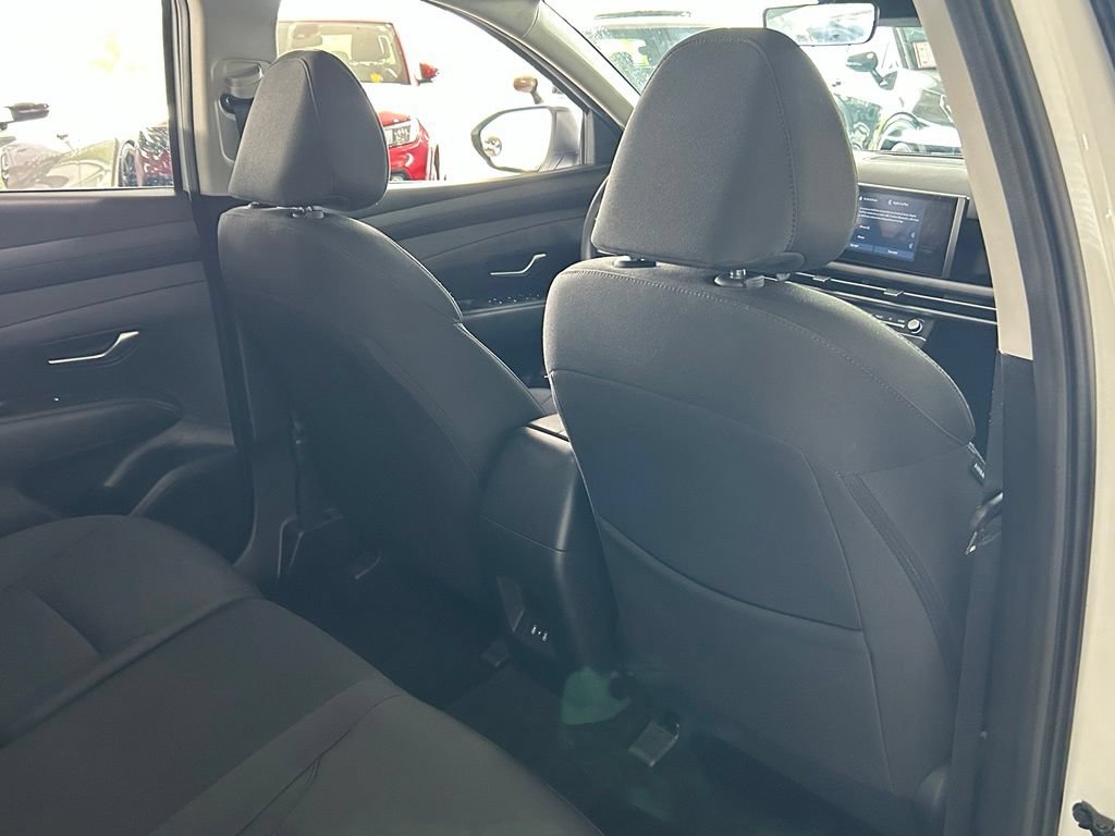 Used 2025 Hyundai Tucson SE FWD image 37
