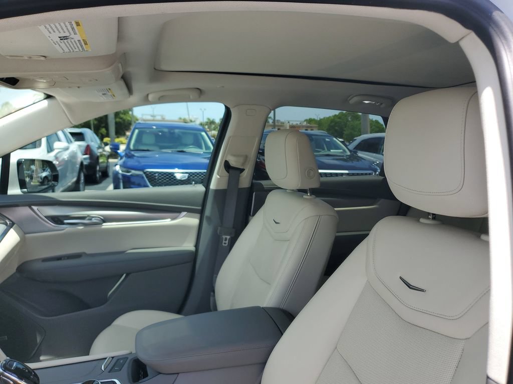 Certified 2023 Cadillac XT5 Premium Luxury FWD image 21