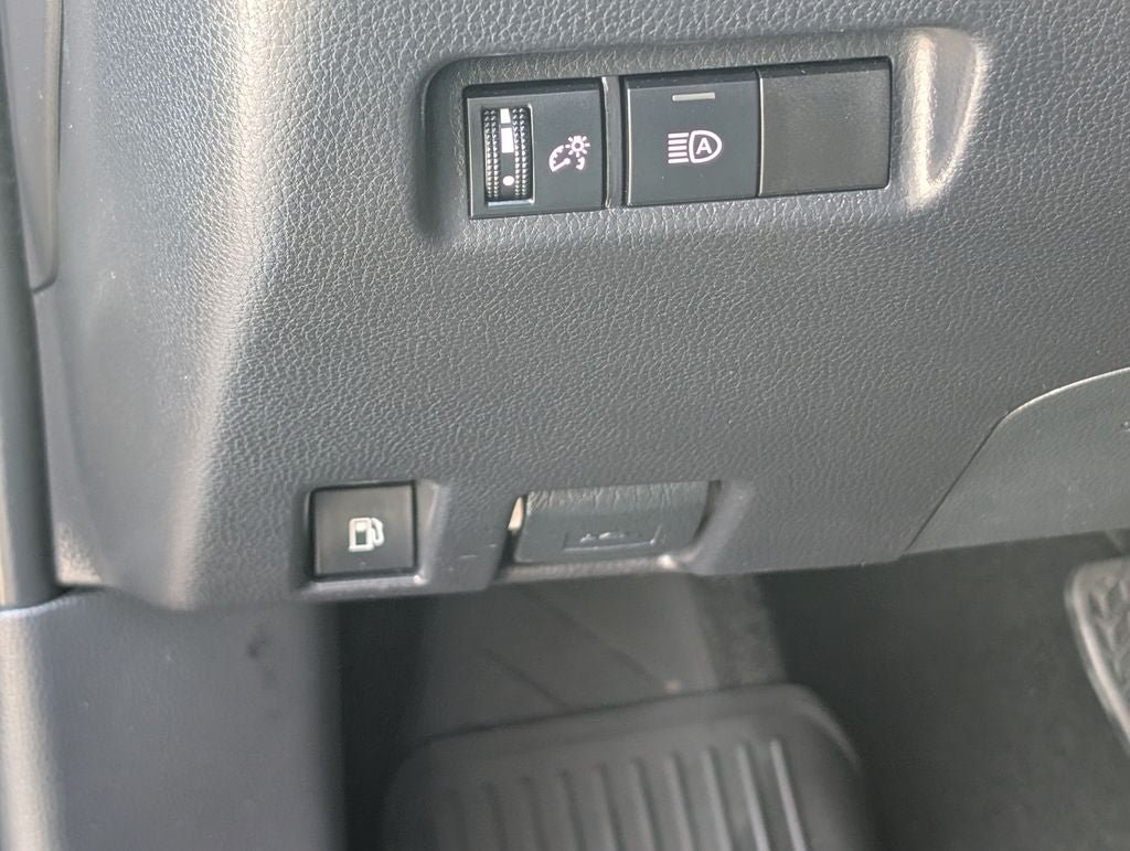 Certified 2025 Toyota RAV4 XLE AWD/4WD image 12
