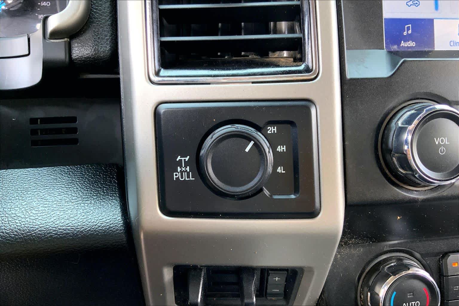 Used 2021 Ford F250 Lariat w/ Lariat Value Package AWD/4WD image 31