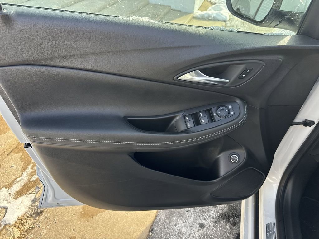 Certified 2022 Buick Encore GX Select w/ Sport Touring Package image 20