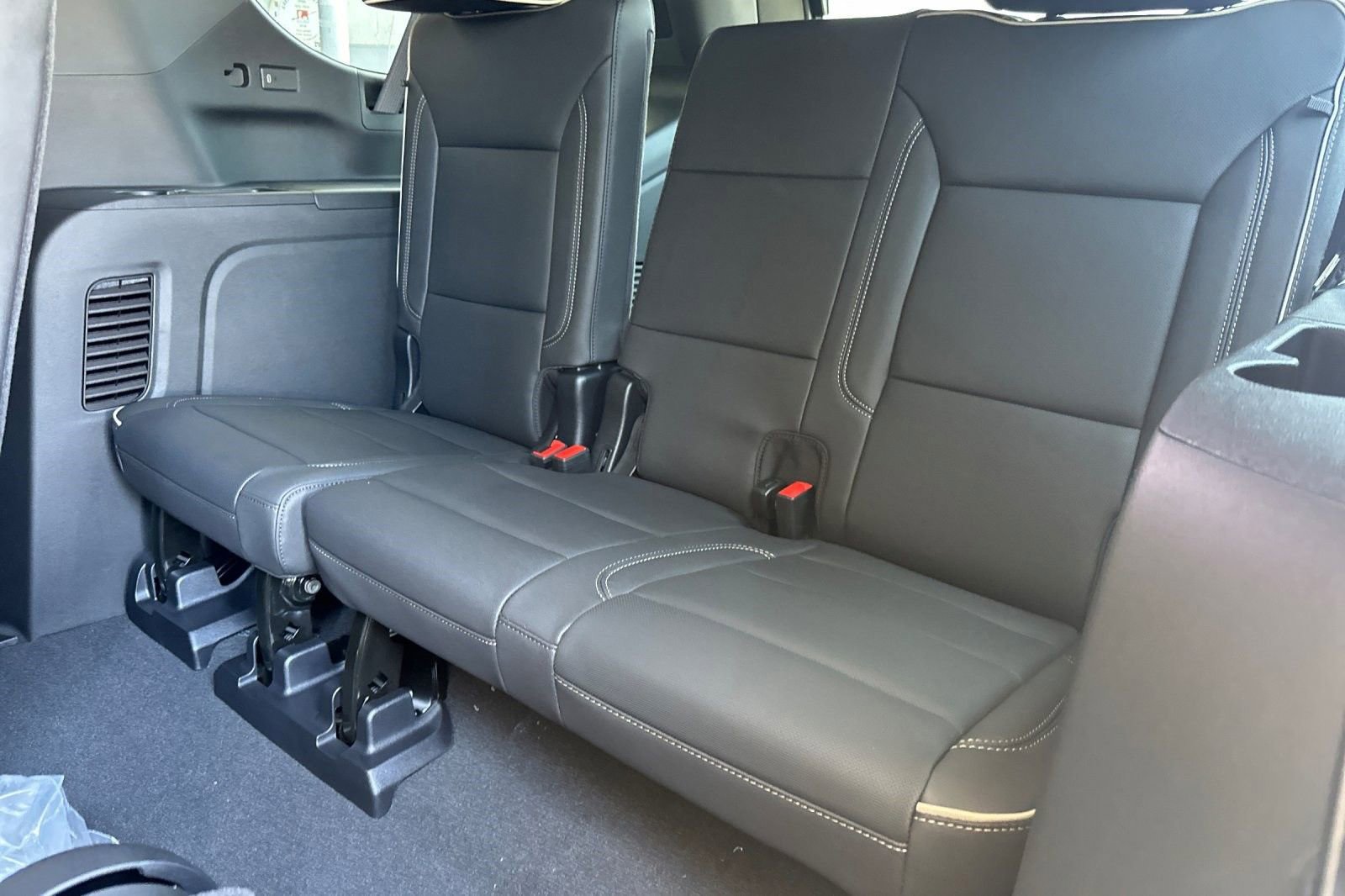 New 2025 Chevrolet Suburban Premier AWD/4WD image 16