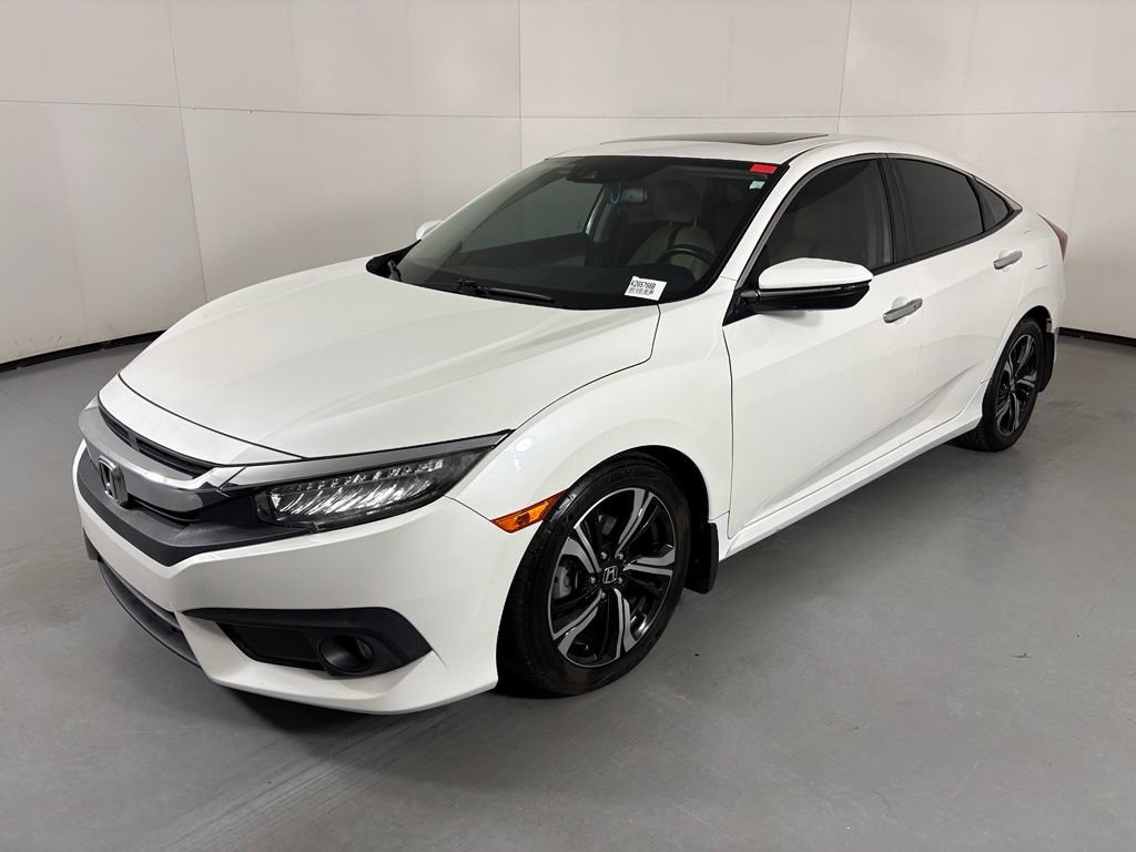 Used 2017 Honda Civic Touring image 4