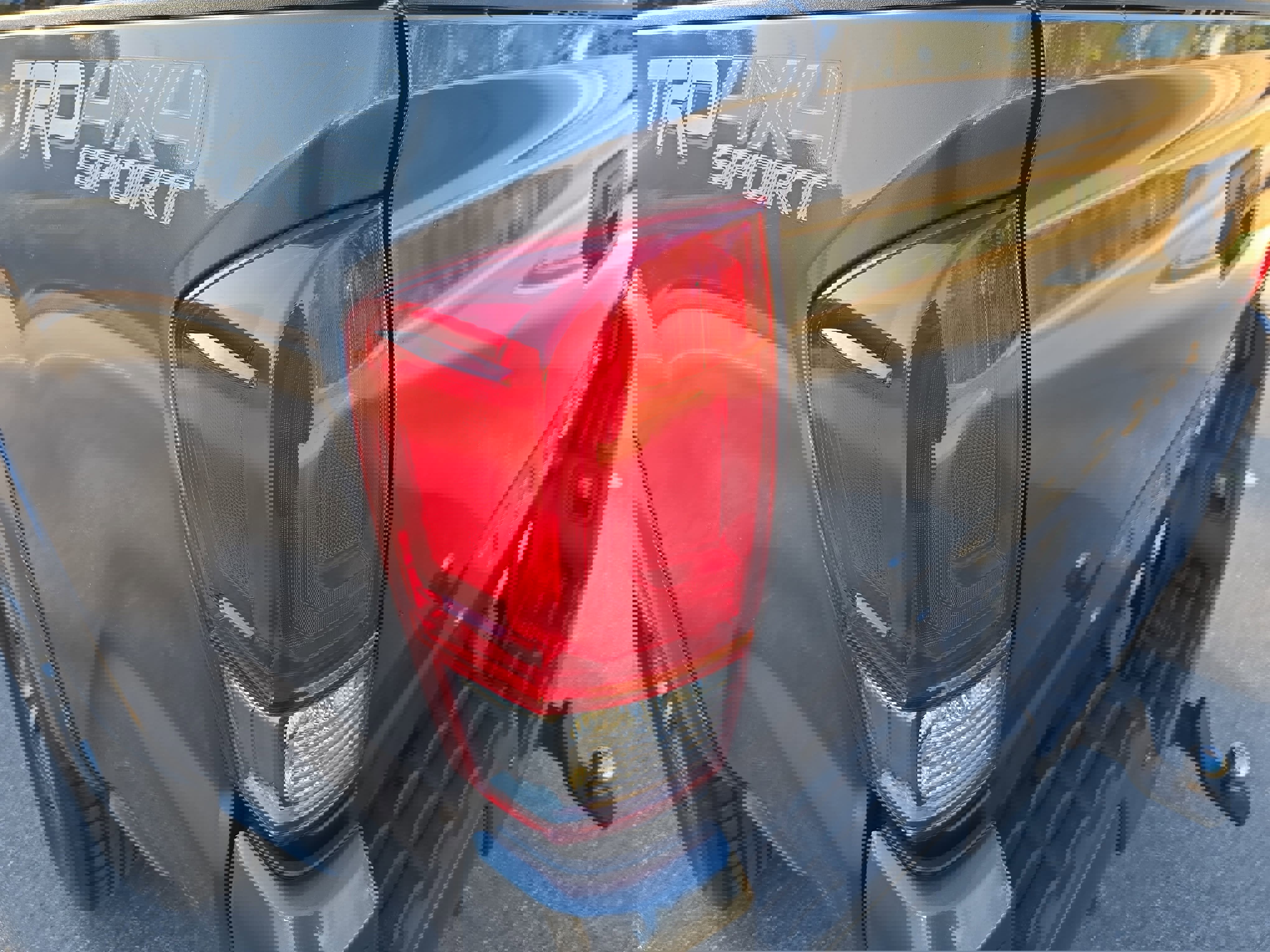 Used 2017 Toyota Tacoma TRD Sport image 36