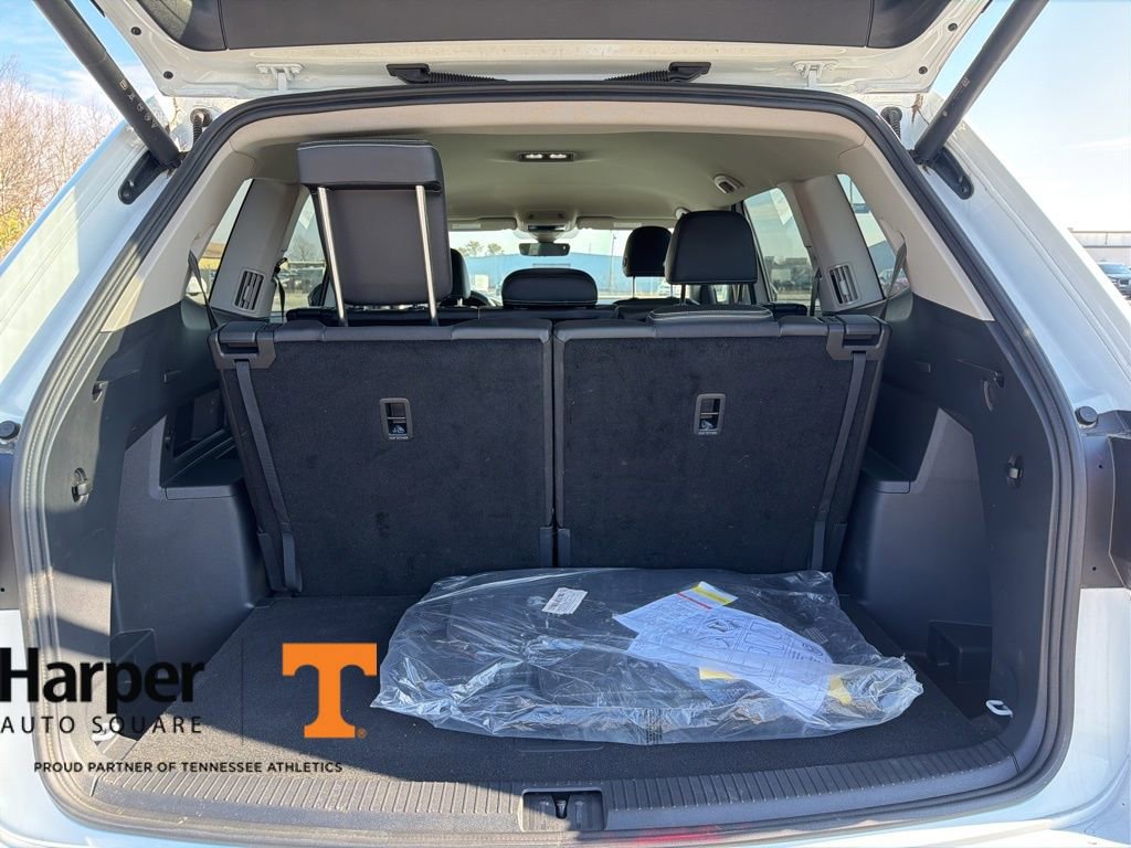 Used 2024 Volkswagen Atlas SE w/ Black Wheel Package image 20