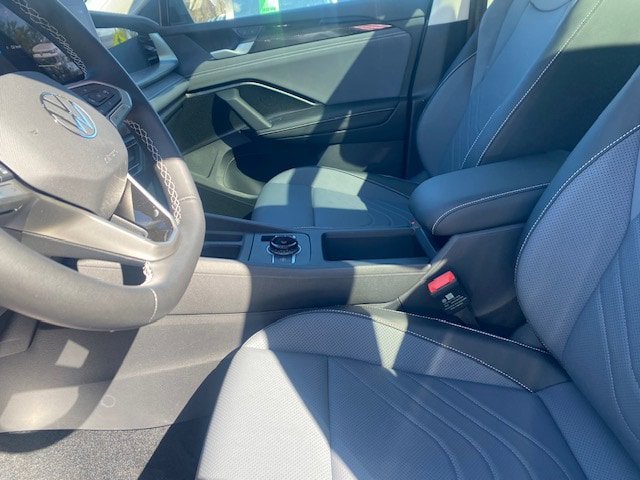 New 2026 Volkswagen Tiguan SE AWD/4WD image 8