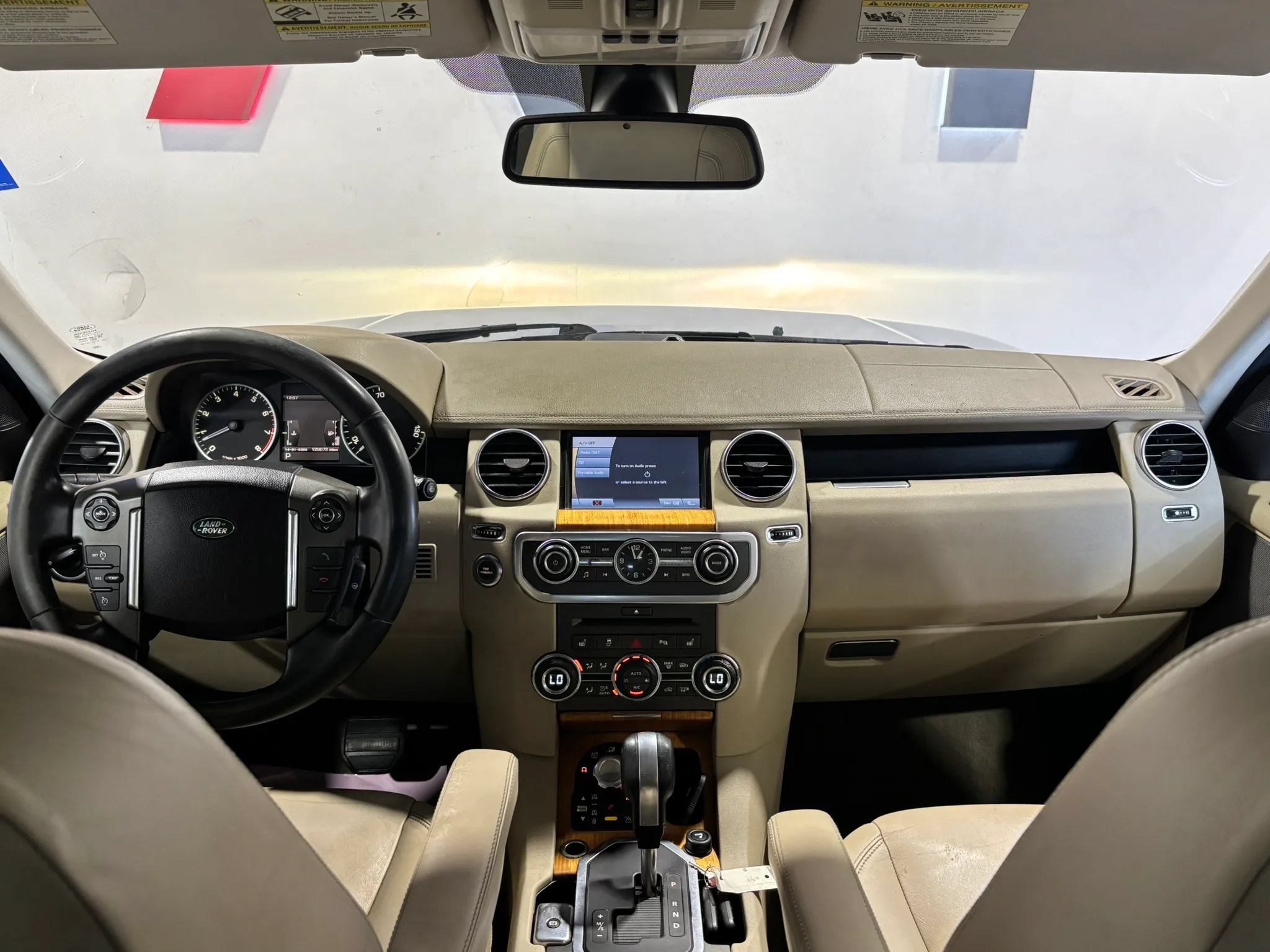 Used 2011 Land Rover LR4 HSE LUX AWD/4WD image 18