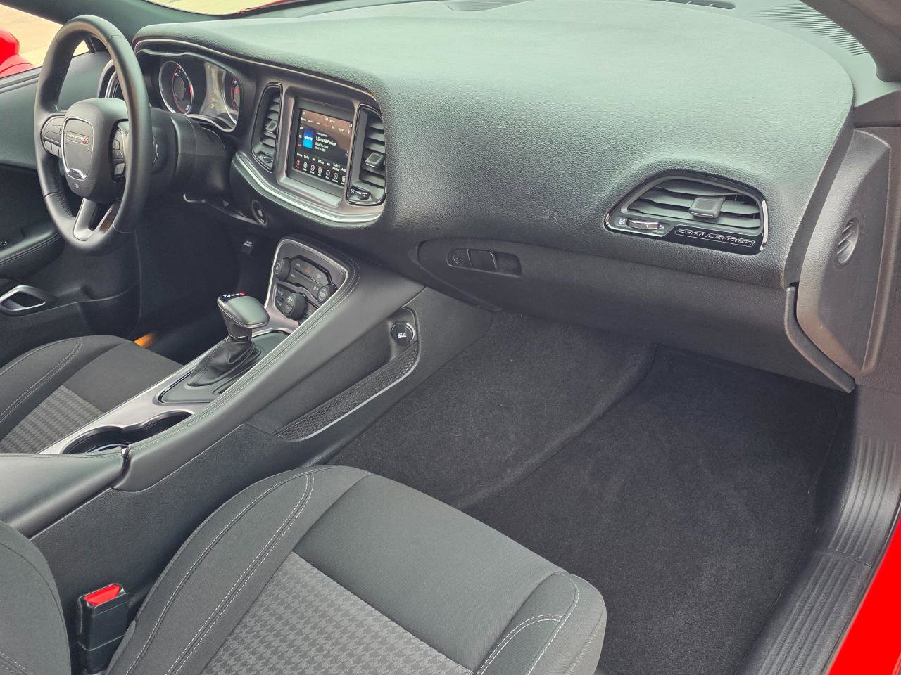Used 2019 Dodge Challenger SXT image 19