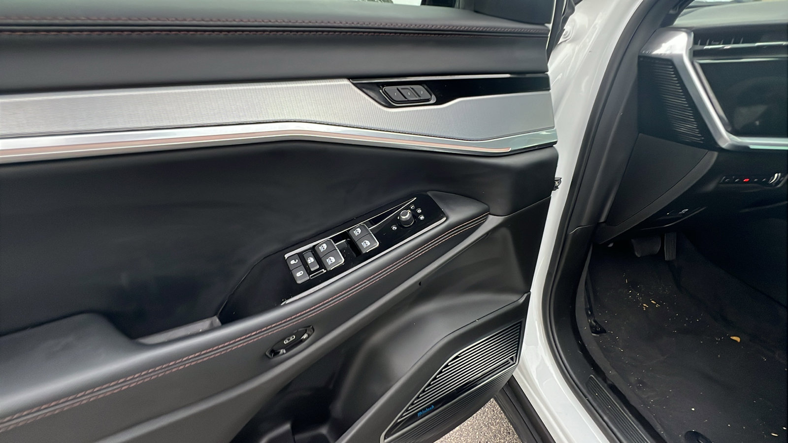 Used 2024 Jeep Wagoneer Launch Edition image 15