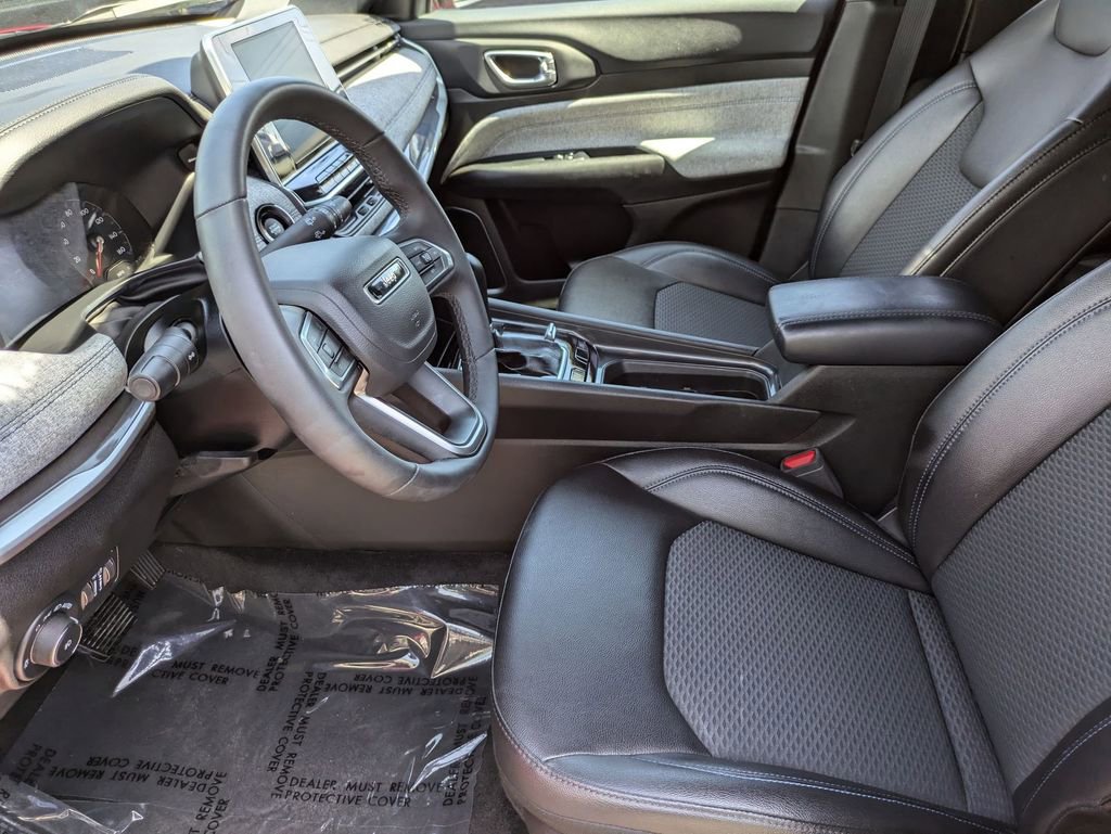 Used 2025 Jeep Compass Latitude image 24