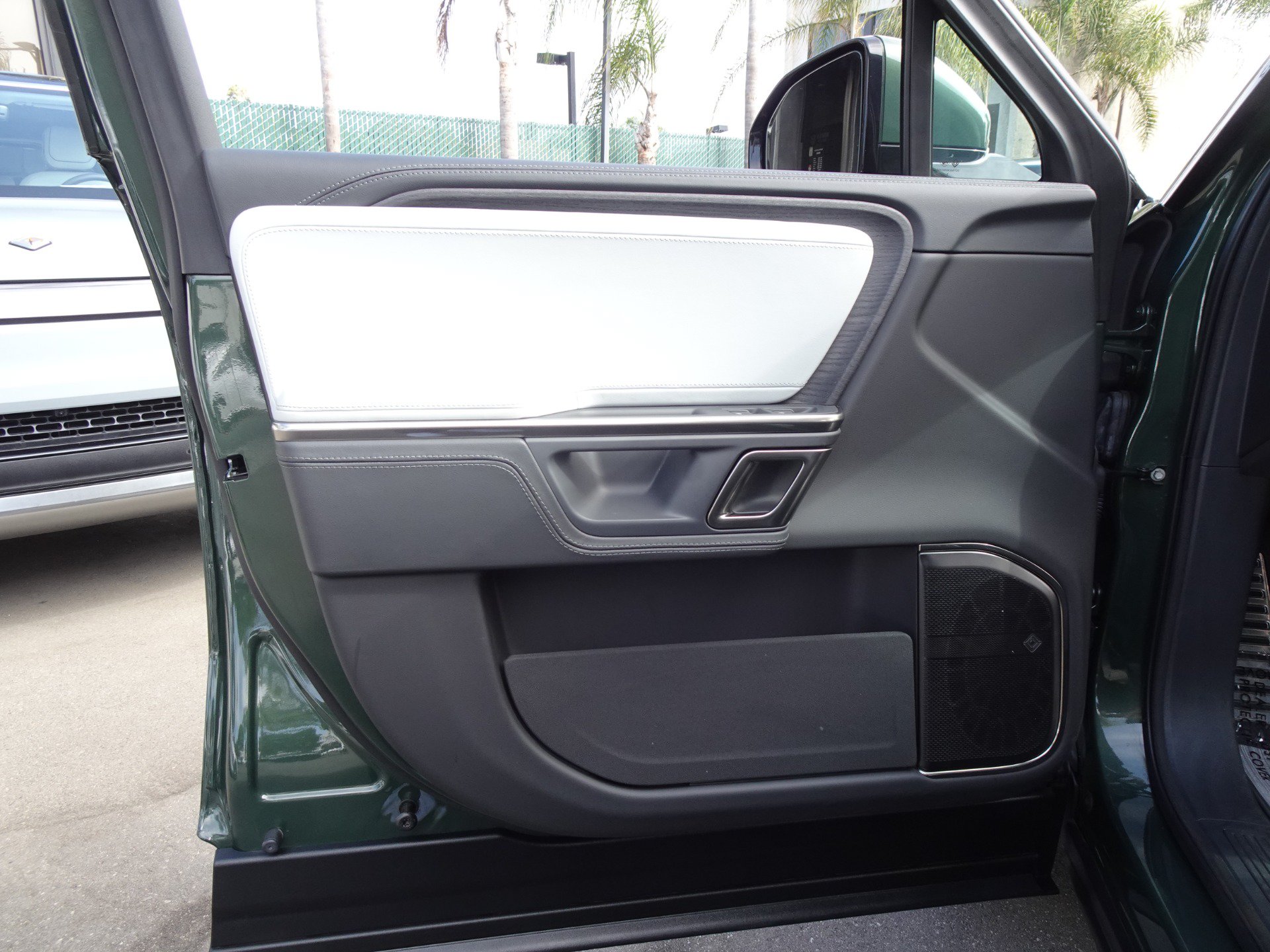 Used 2024 Rivian R1S Adventure AWD/4WD image 14