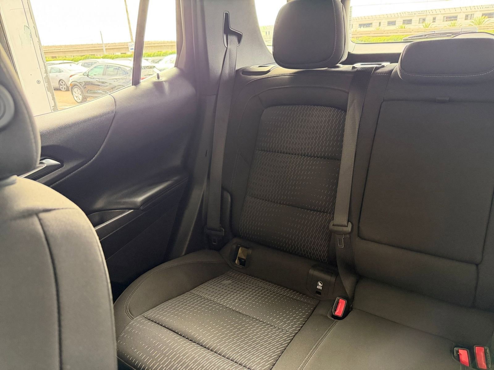 Used 2025 Chevrolet Equinox LT image 38