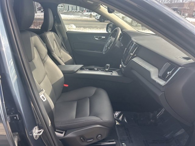 Certified 2025 Volvo XC60 B5 Plus image 15