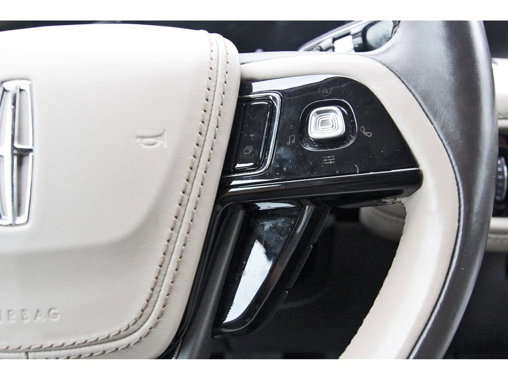 Used 2020 Lincoln Aviator Reserve w/ Equipment Group 202A image 14