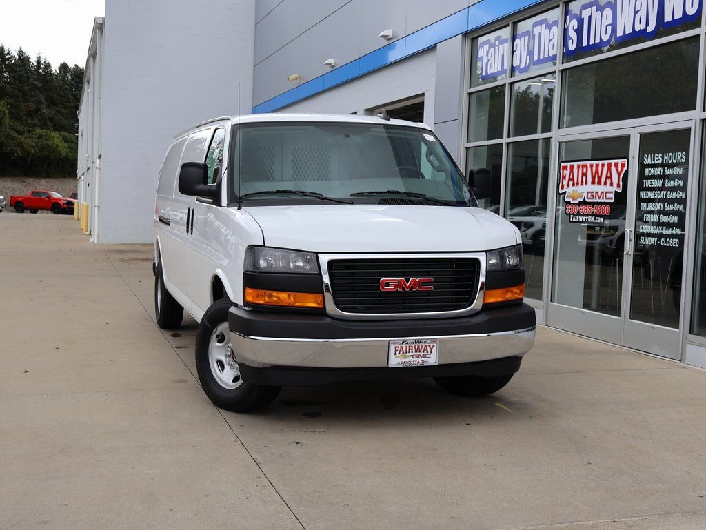 New 2025 GMC Savana 3500 Extended w/ Driver Convenience Package RWD image 34