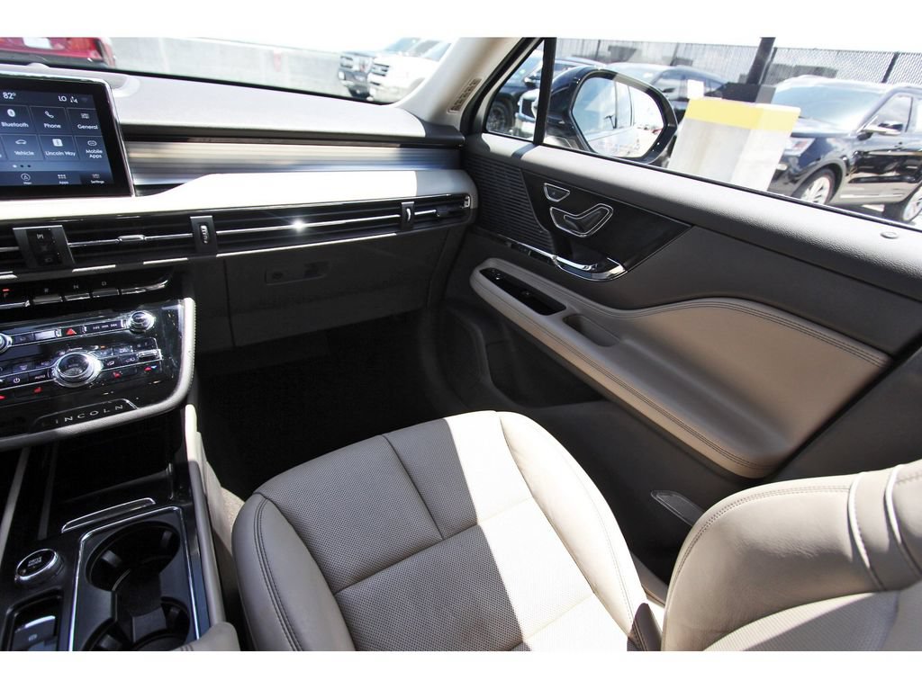 Used 2020 Lincoln Corsair FWD w/ Premium Package image 10