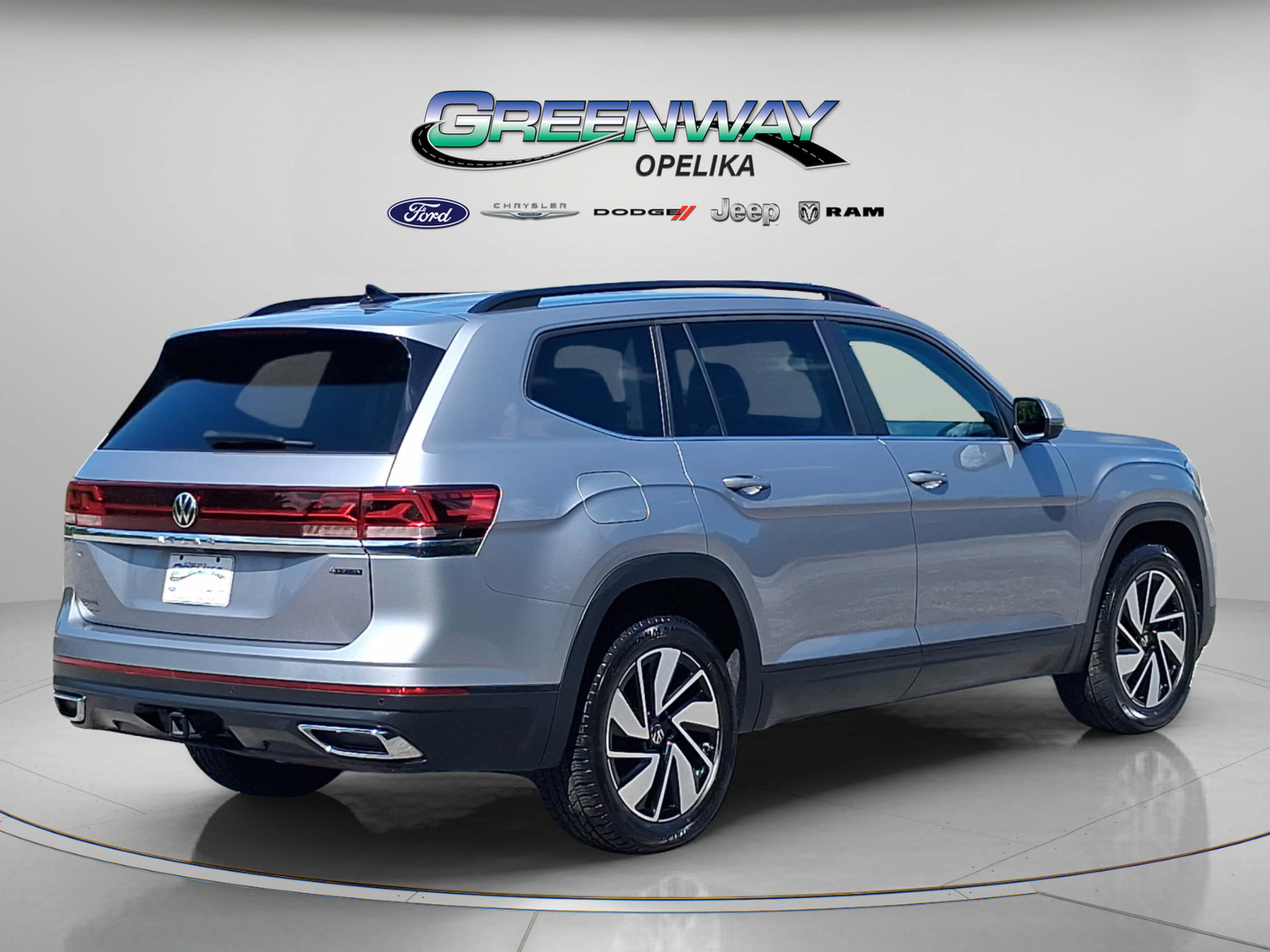 Used 2025 Volkswagen Atlas SE AWD/4WD image 7
