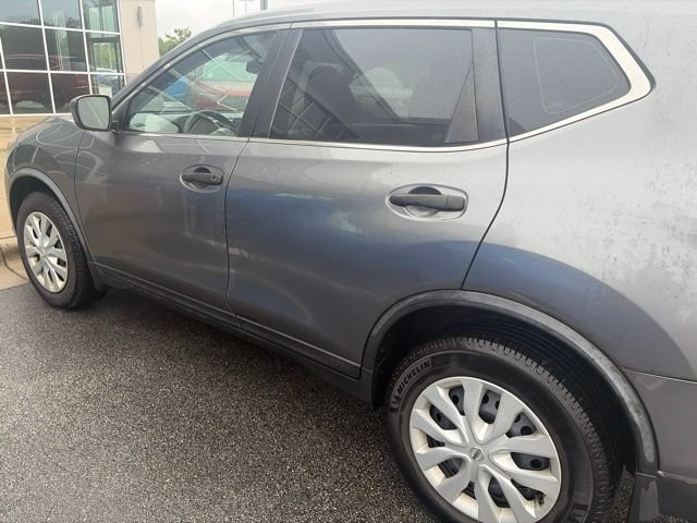 Used 2016 Nissan Rogue S AWD/4WD image 9