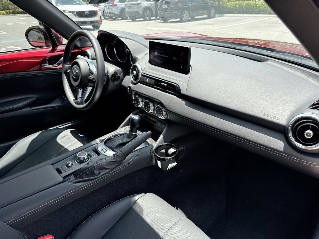 Certified 2025 MAZDA MX-5 Miata RF Grand Touring RWD image 18