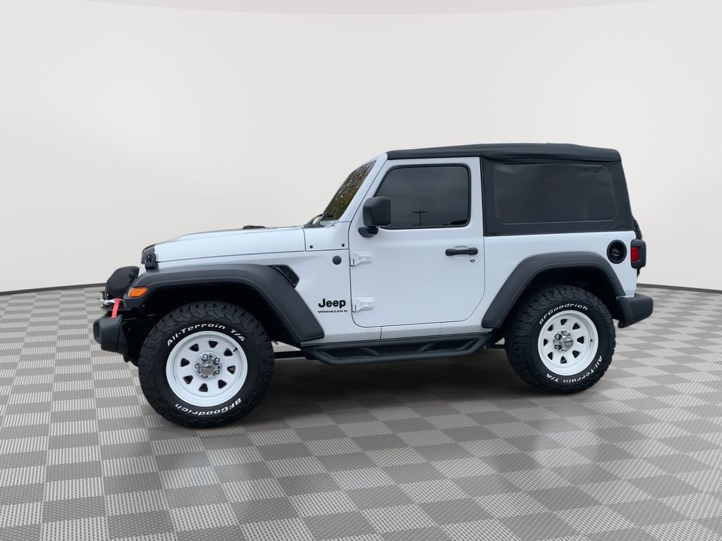 Used 2025 Jeep Wrangler Sport image 5